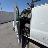 2004-gmc-savana-17855149913.jpg