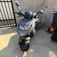 2012-peugeot-scooter-17834651171.jpeg